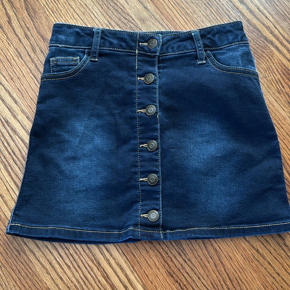 Girls denim skirt size M 7/8